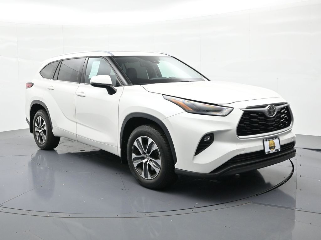 Used 2021 Toyota Highlander