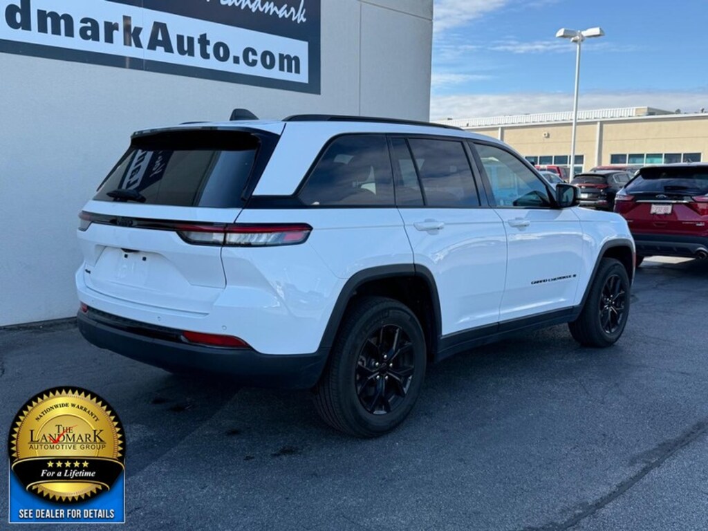 Used 2024 Jeep Grand Cherokee Altitude 4x4 SUV