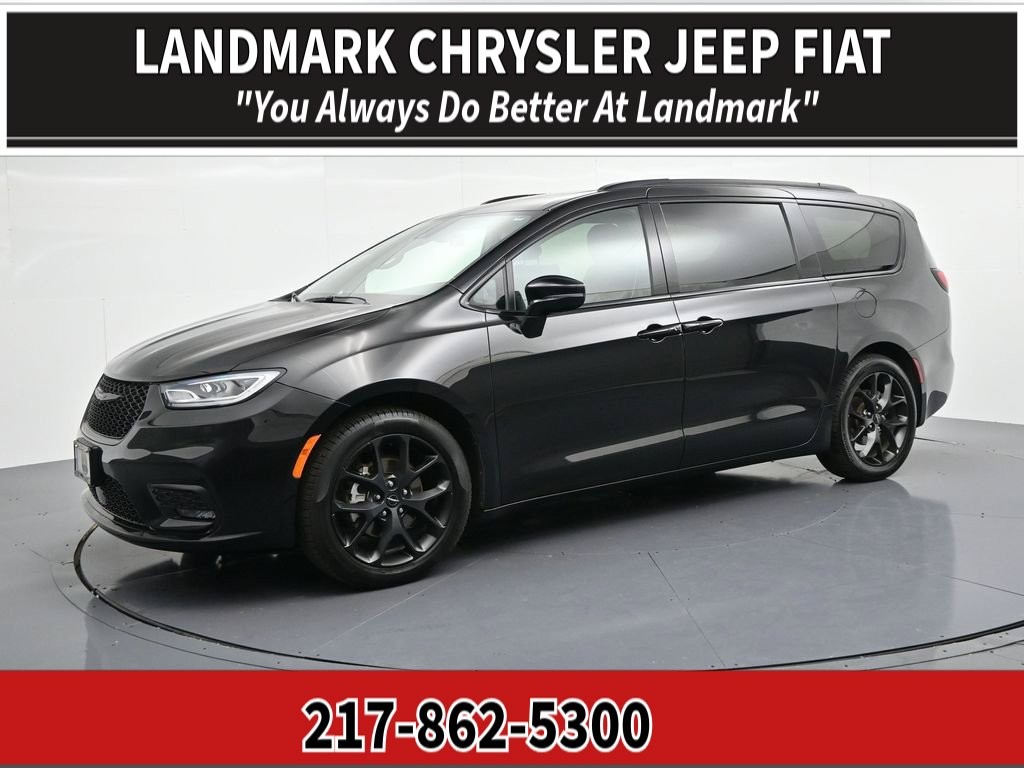 Used 2025 Chrysler Pacifica Limited Minivan/Van for sale in Springfield, IL