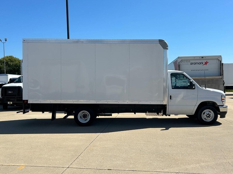 2025 Ford E-350 photo 2