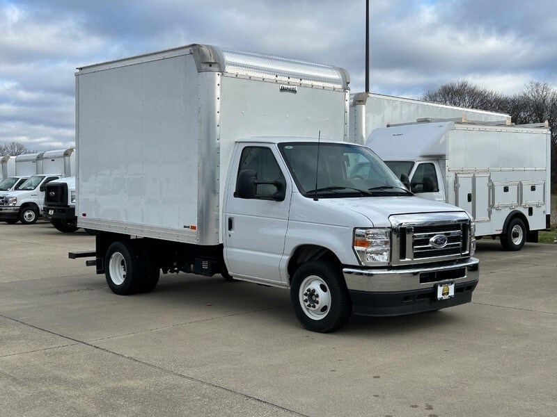 2024 Ford E-350 photo 3