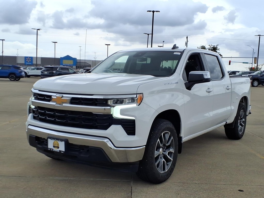 Used 2022 Chevrolet Silverado 1500 LT Truck for sale in Springfield, IL