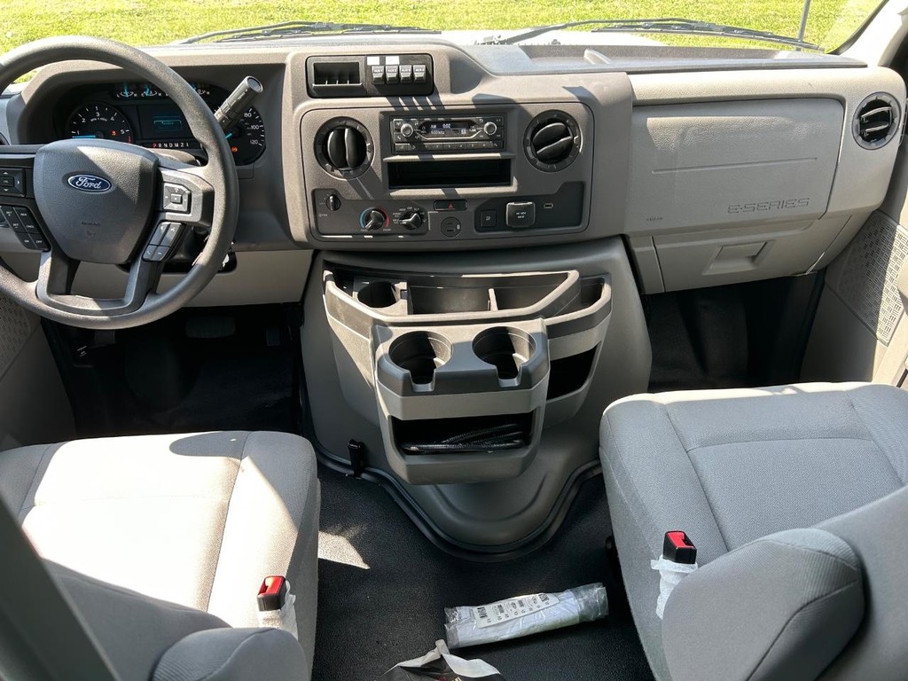 2025 Ford E-Series Cutaway Base - Photo 11