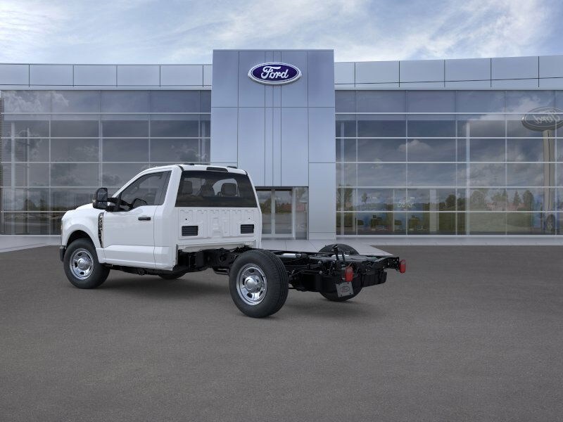 2026 Ford F-350 XL photo 4