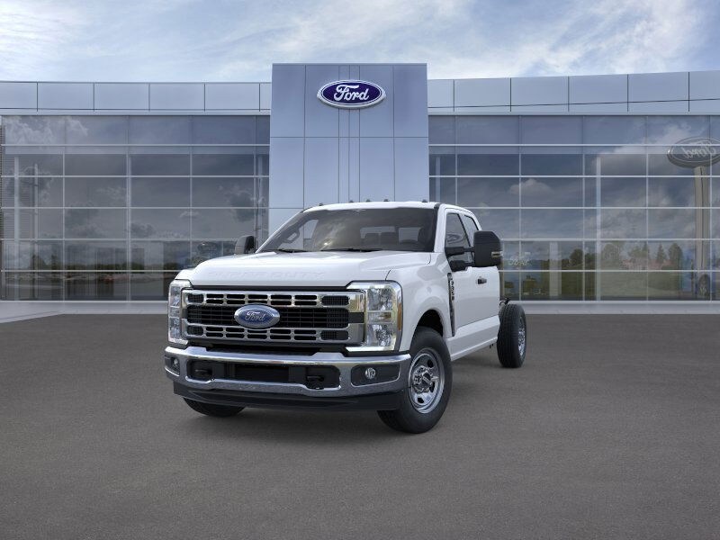 2026 Ford F-350 photo 2