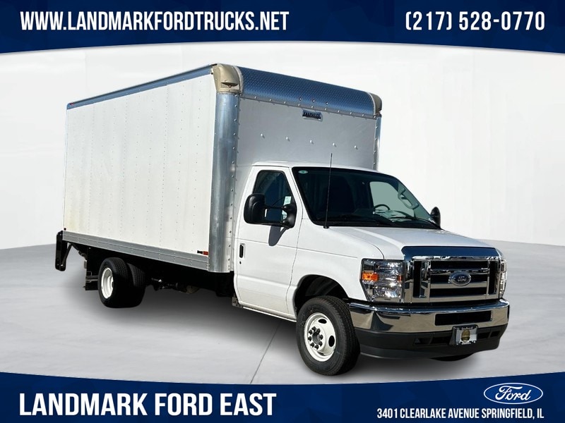 2025 Ford E-Series Cutaway Base's photo