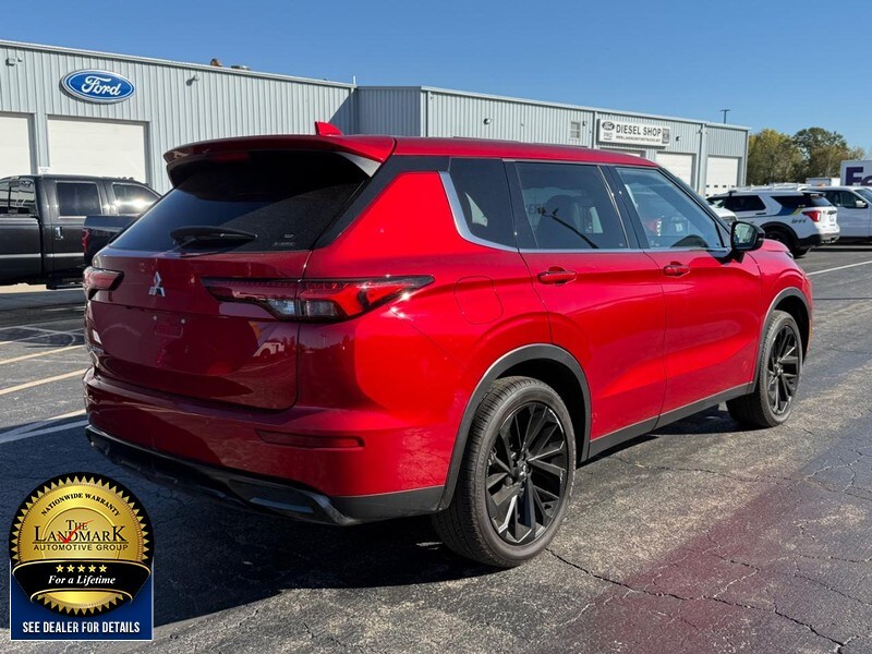 2022 Mitsubishi Outlander Black Edition S-AWC photo 2