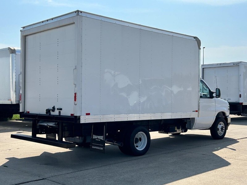 2025 Ford E-450 photo 3
