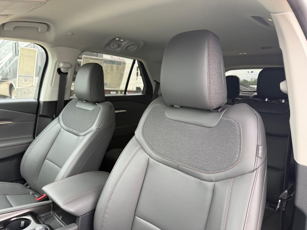 2025 Ford Explorer Active - Photo 9