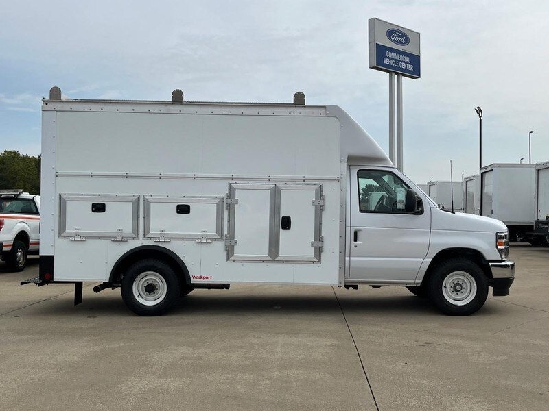 2024 Ford E-350 photo 2