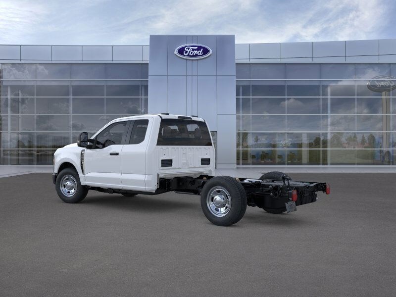 2026 Ford F-350 photo 4