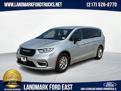Used 2026 Chrysler Pacifica Select Minivan/Van for sale in Springfield, IL