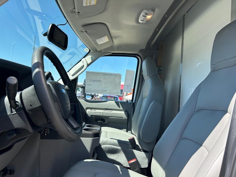2025 Ford E-350 photo 4