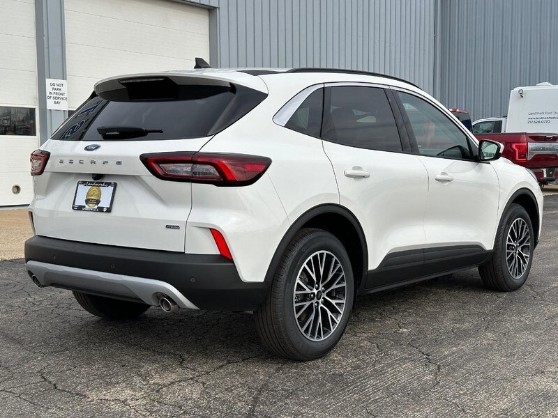 2024 Ford Escape photo 3