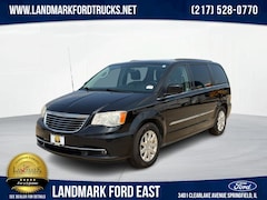 Used 2015 Chrysler Town & Country Touring Minivan/Van for sale in Springfield, IL