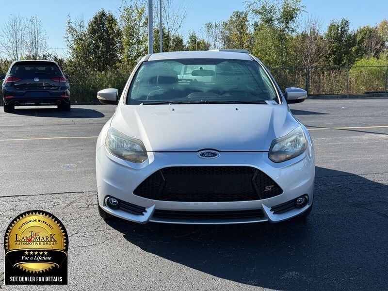 2014 Ford Focus ST Sedan photo 4