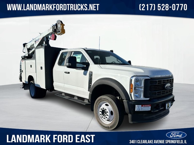 2024 Ford F-450 Super Duty Chassis Cab XL's photo