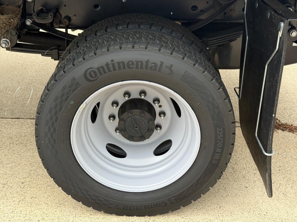 2025 Ford F-450 Super Duty Chassis Cab XL - Photo 6