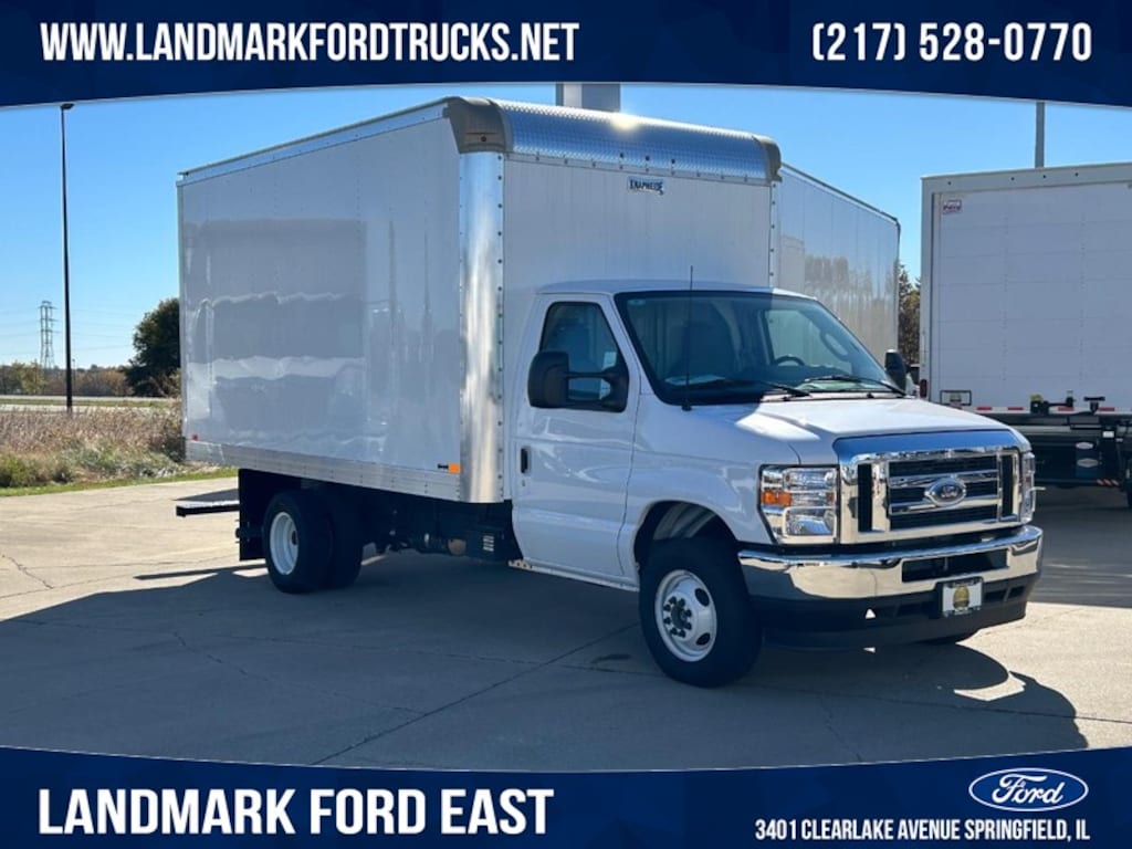 New 2025 Ford E-Series Cutaway E-450 DRW 158 WB Truck