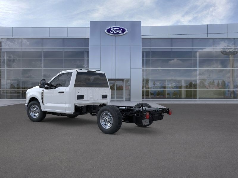 2026 Ford F-350 XL photo 4