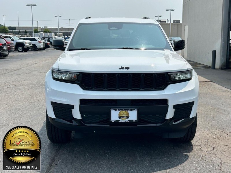2023 Jeep Grand Cherokee Altitude photo 3