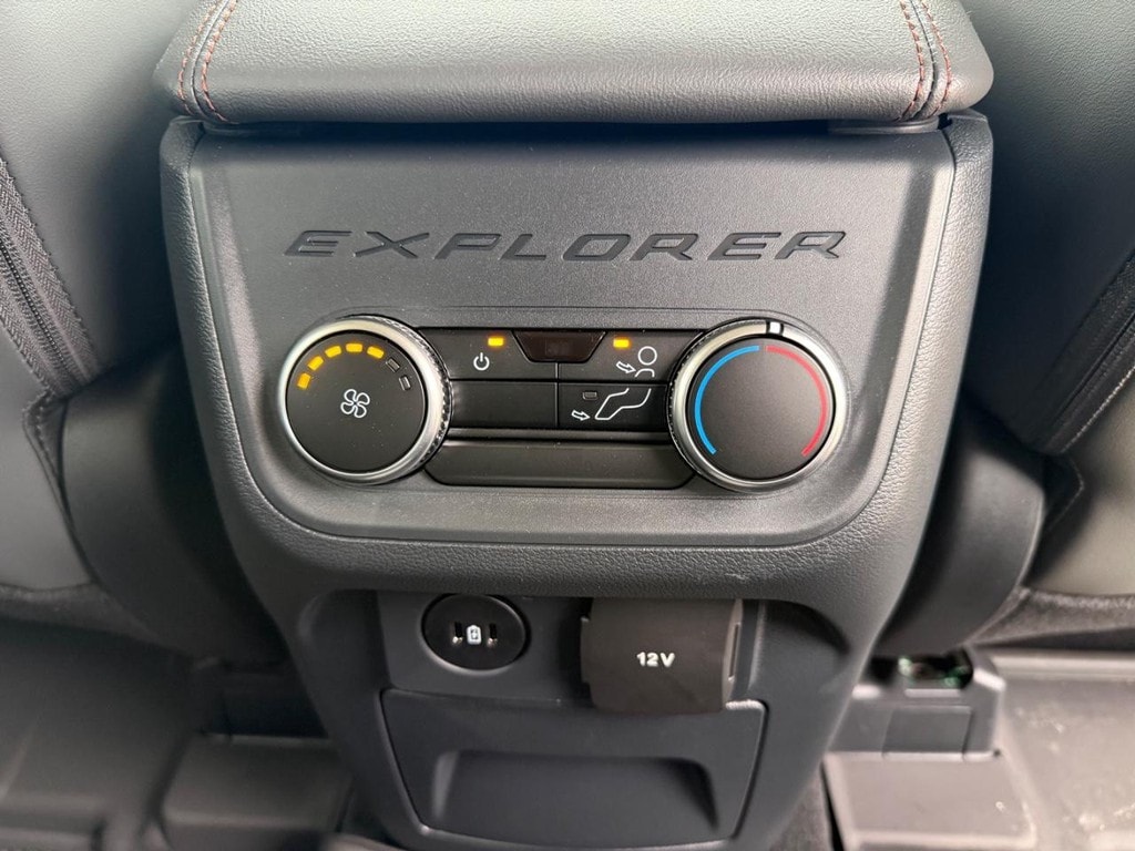 2025 Ford Explorer Active - Photo 17
