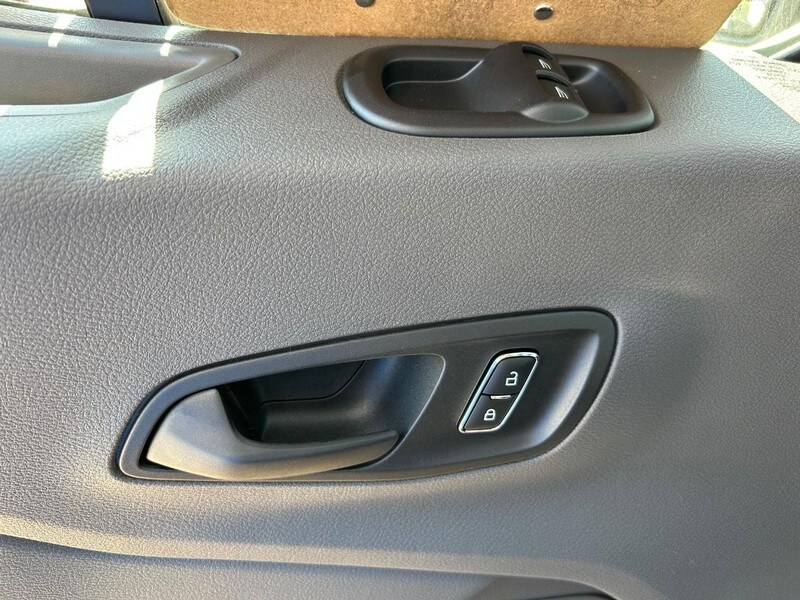 2025 Ford Transit Cargo Van photo 3