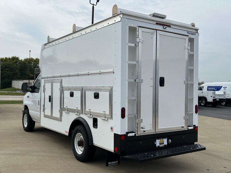 2024 Ford E-350 photo 4