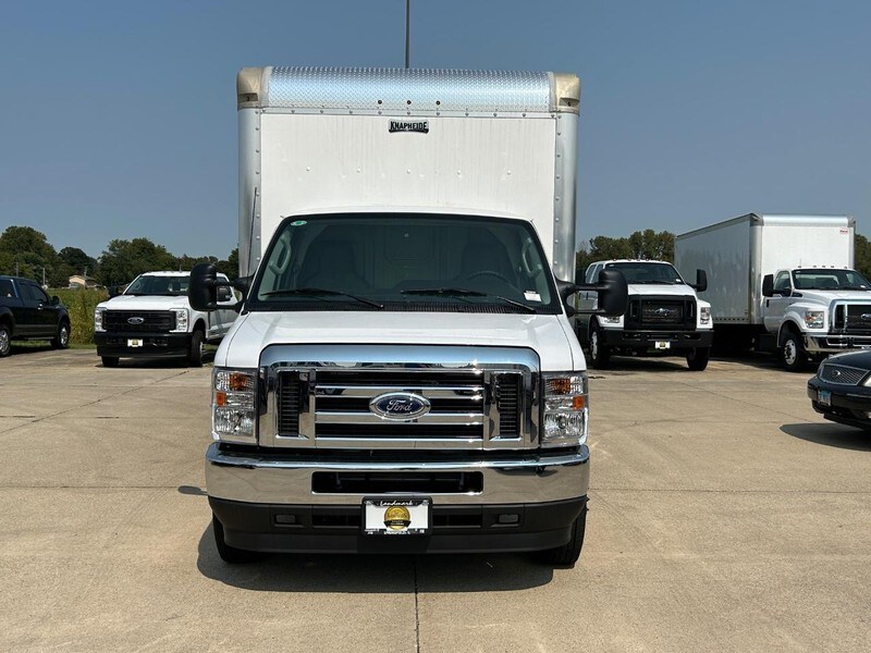 2025 Ford E-450 photo 4