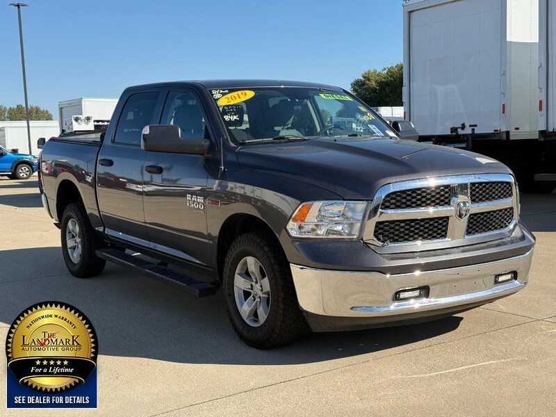 2019 Ram 1500 Classic Tradesman photo 2