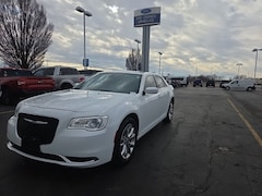 Used 2022 Chrysler 300 Touring Sedan for sale in Springfield, IL