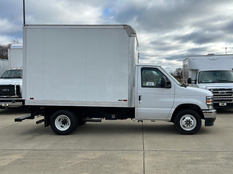 2024 Ford E-350 photo 4