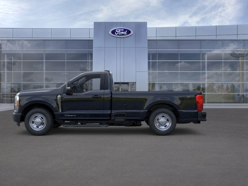 2026 Ford F-350 XL photo 3