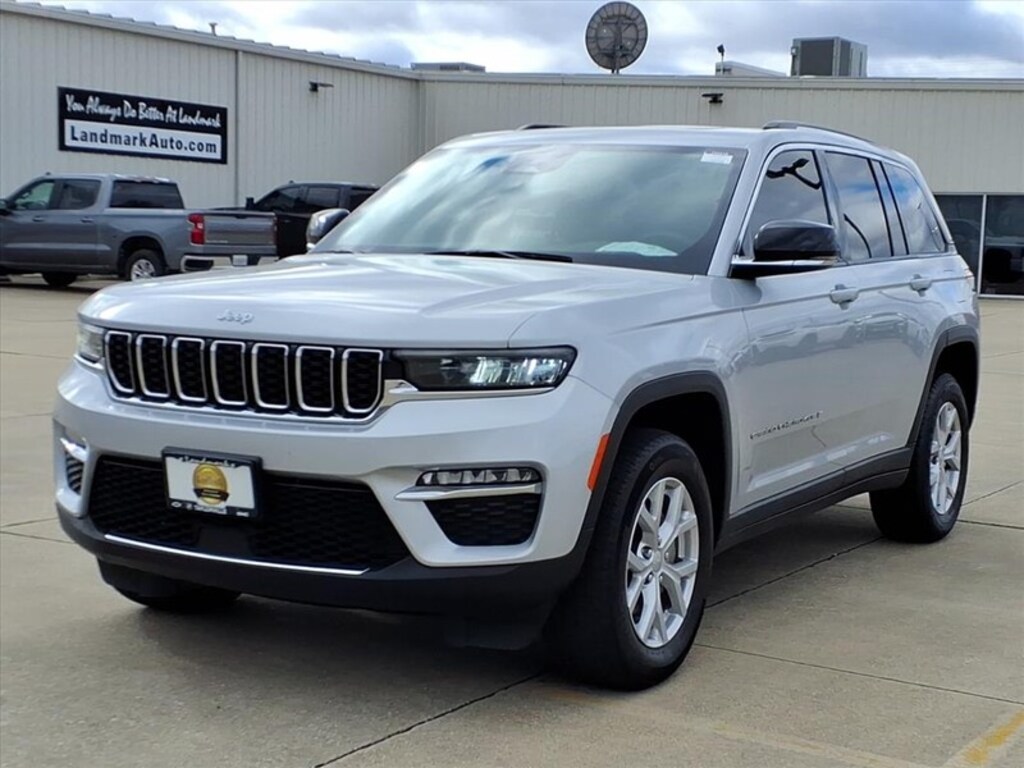 Used 2024 Jeep Grand Cherokee Limited 4x4 SUV