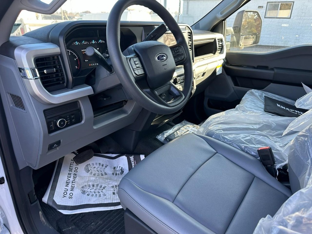 2025 Ford F-450 Super Duty Chassis Cab XL - Photo 6