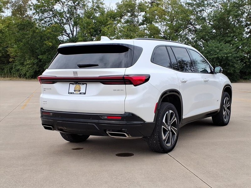 2025 Buick Enclave Sport Touring photo 3