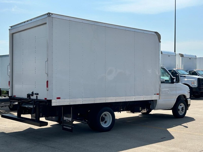 2025 Ford E-450 photo 3