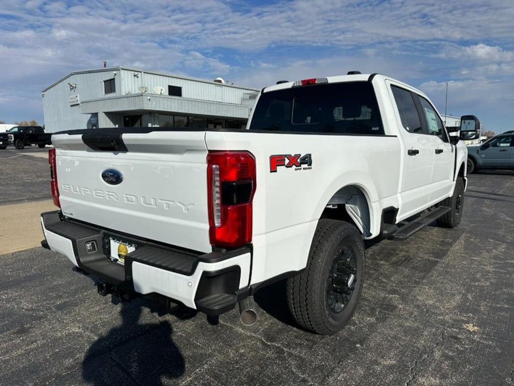 New 2025 Ford Super Duty F-250 SRW 4WD STX Truck Crew Cab