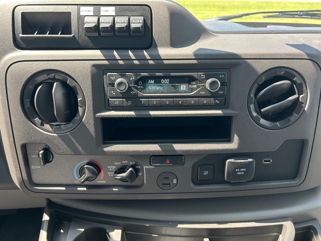 2025 Ford E-Series Cutaway Base - Photo 13