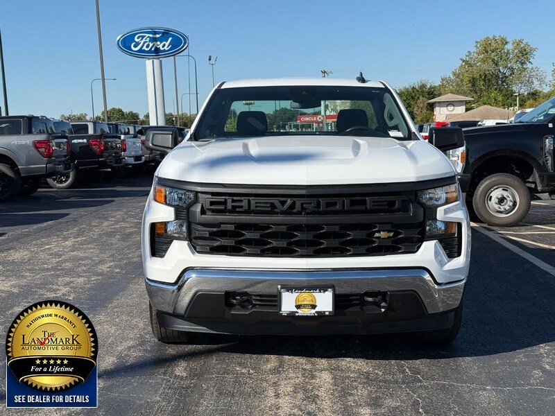 2024 Chevrolet Silverado 1500 Work Truck photo 3