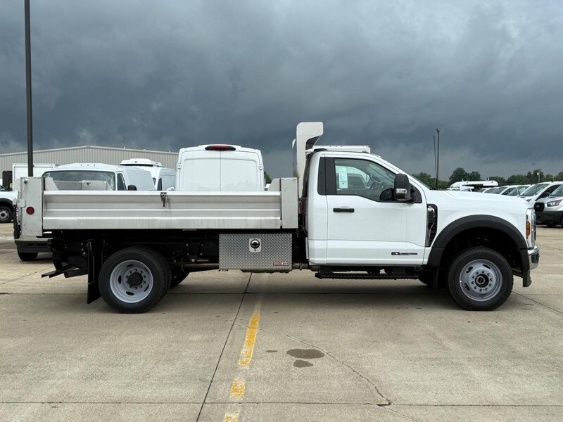 2025 Ford F-450 XL photo 2