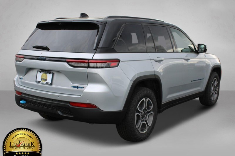 2023 Jeep Cherokee Trailhawk 4xe photo 2