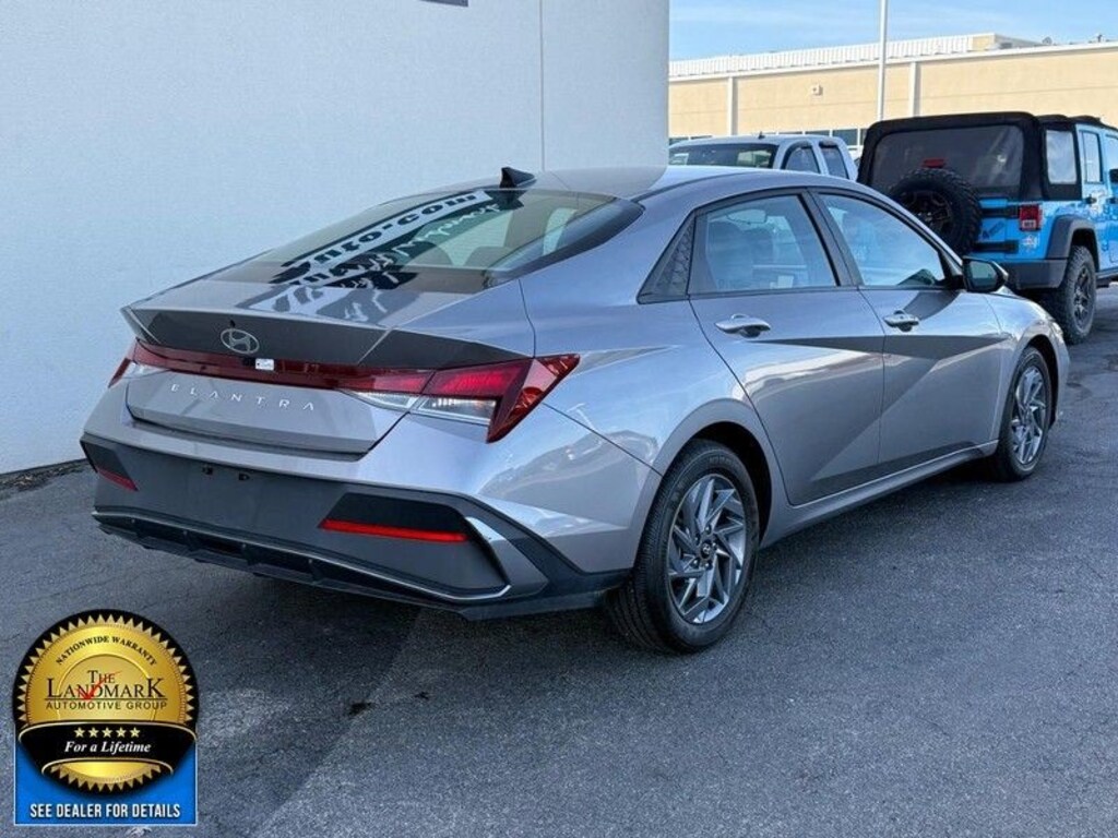 Used 2024 Hyundai Elantra SEL IVT Sedan