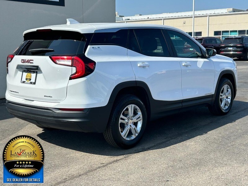 2024 Gmc Terrain SLE photo 3