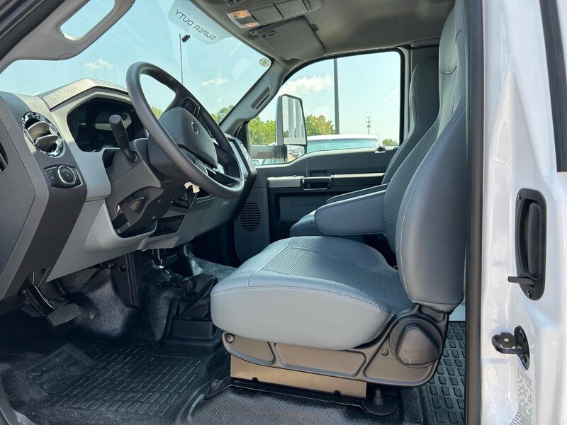 2025 Ford F-650 SuperCab photo 4