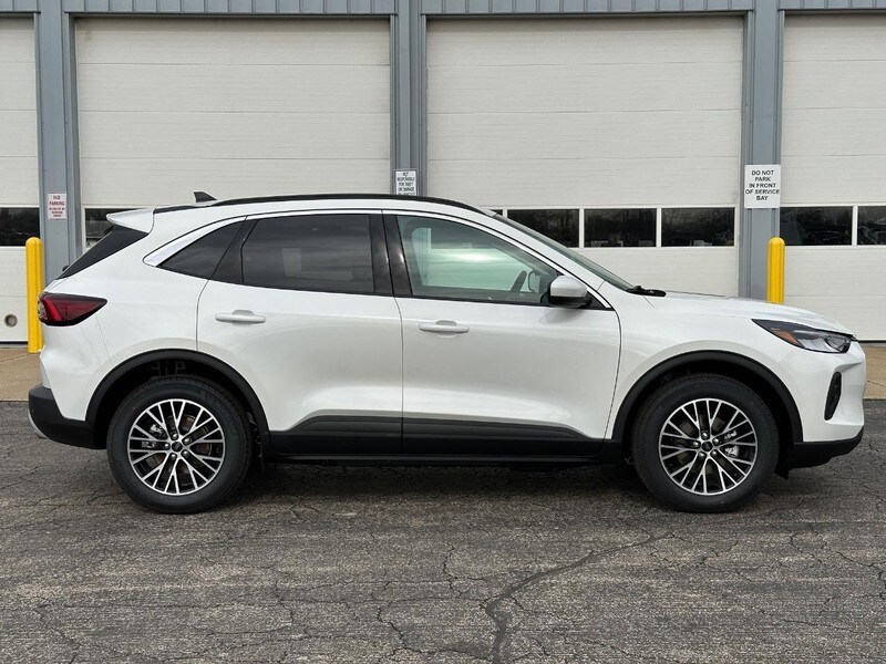 2024 Ford Escape photo 2