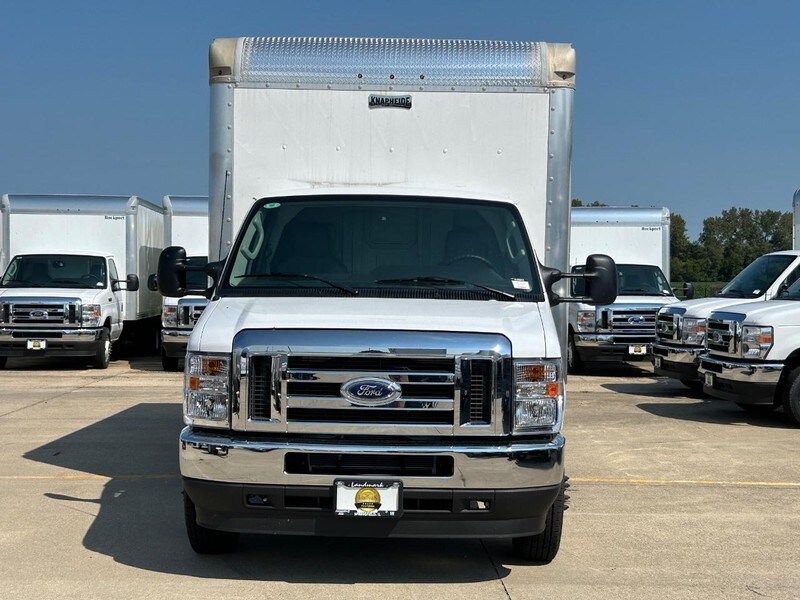 2025 Ford E-450 photo 4