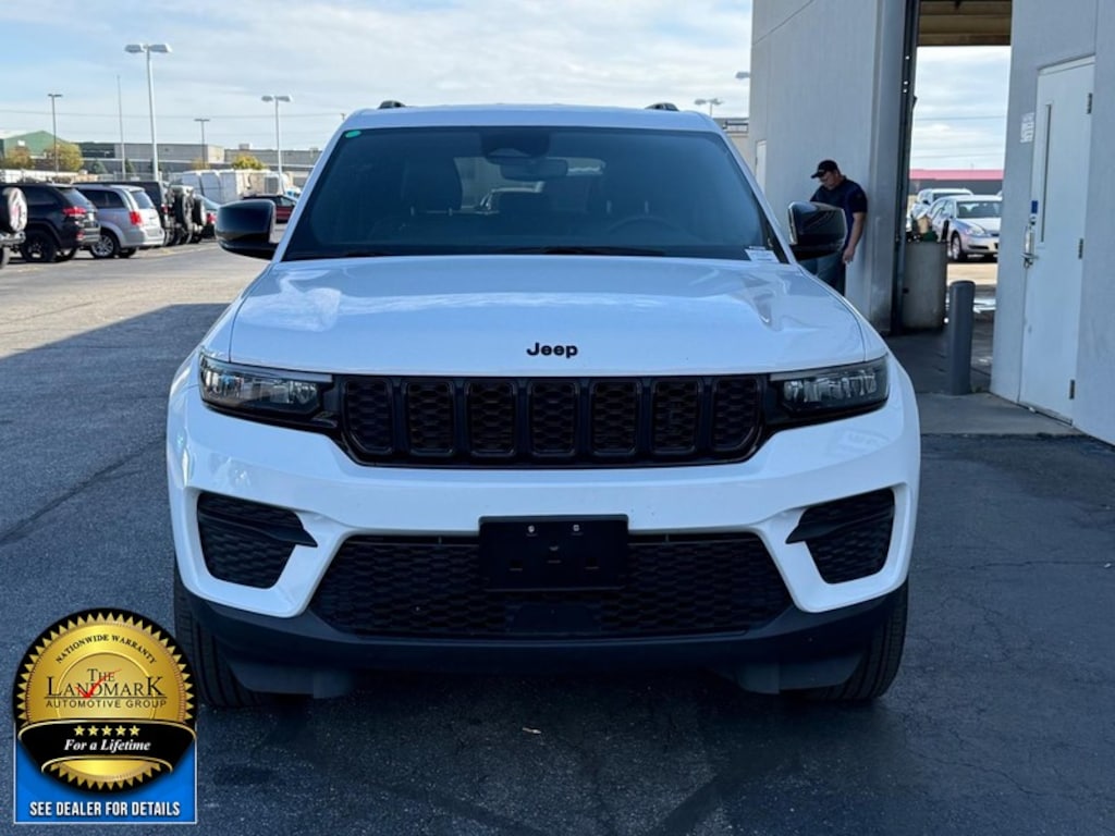 Used 2024 Jeep Grand Cherokee Altitude 4x4 SUV