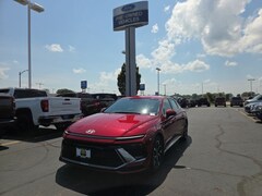 Used 2024 Hyundai Sonata SEL Sedan for sale in Springfield, IL
