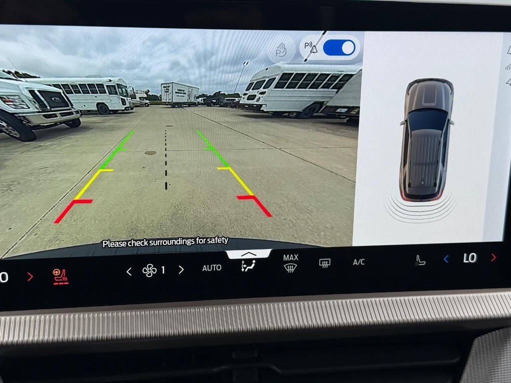 2025 Ford Explorer Active - Photo 13